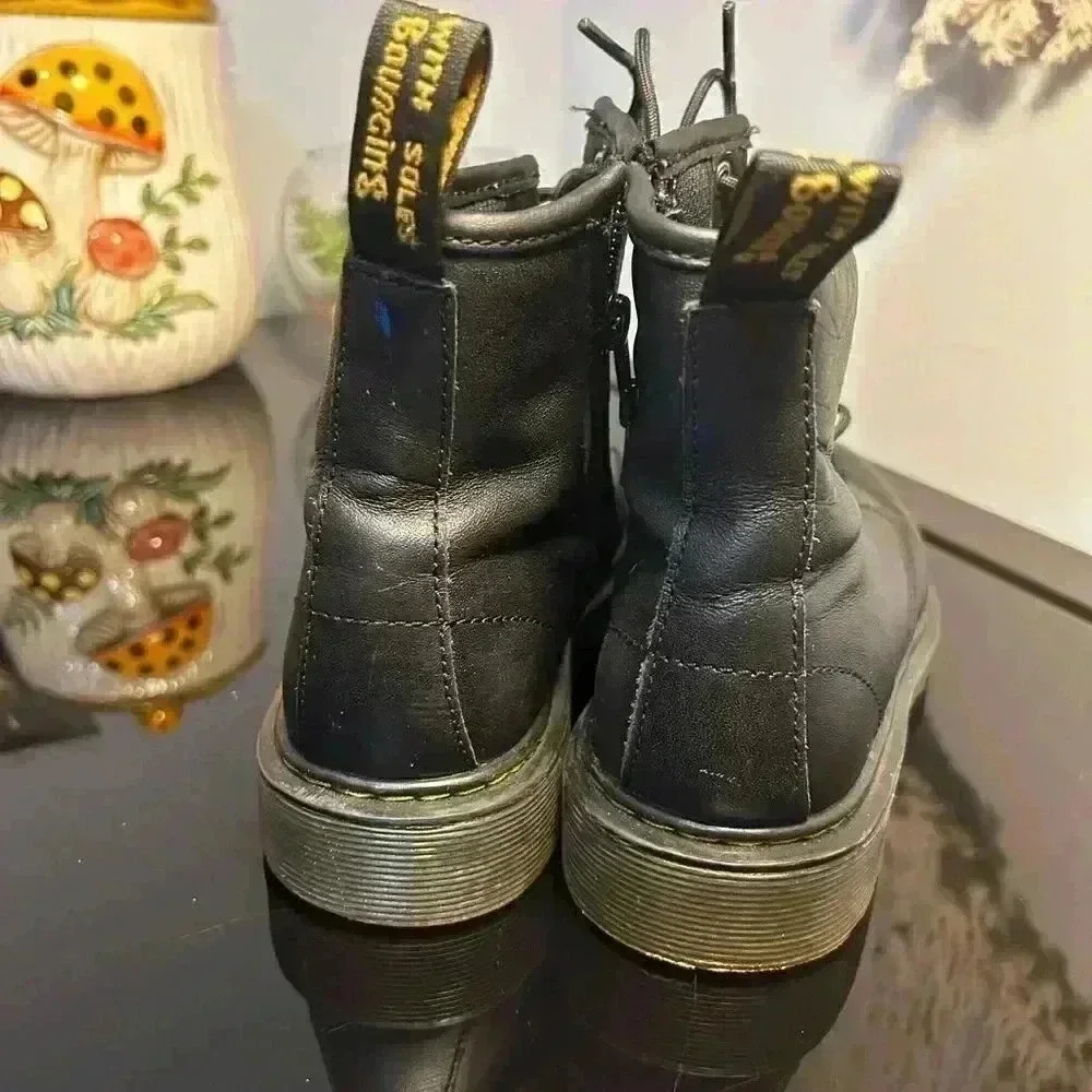 Dr Doc Martens 1460 Junior  Boots Softy T Leather Up boots size 4 Black Laced up